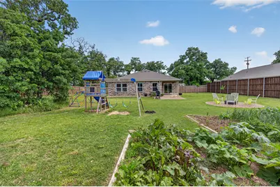 901 E 3rd Street, Springtown, TX 76082 - Photo 30