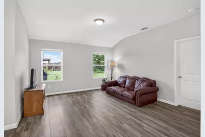 901 E 3rd Street, Springtown, TX 76082 - Photo 4