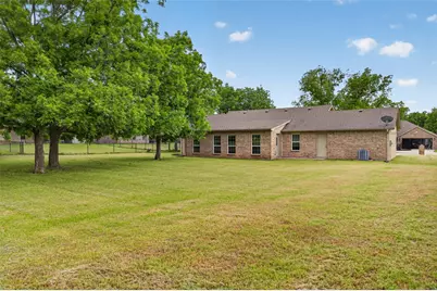 505 E 5th Street, Springtown, TX 76082 - Photo 36