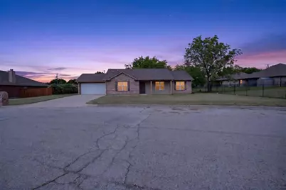 505 E 5th Street, Springtown, TX 76082 - Photo 2