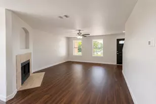 501 Coral Reef Ln, Glenn Heights, TX 75154 - Photo 4