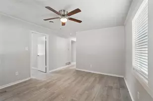 506 E 15th, Bonham, TX 75418 - Photo 10