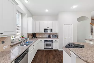 124 Myrtle Creek, Grapevine, TX 76051 - Photo 10