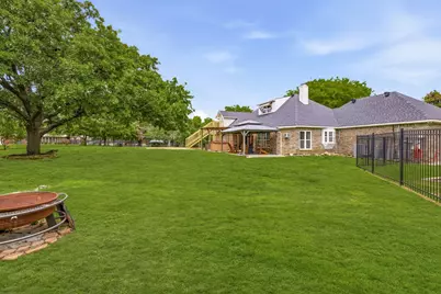 1092 Holly Lane, Lewisville, TX 75067 - Photo 32