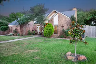 810 Highland Hls Ln, Highland Village, TX 75077 - Photo 2