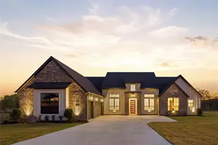 451 Rocky Dr, Waxahachie, TX 75176 - Photo 1