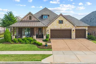 123 Freesia Dr, Flower Mound, TX 75028 - Photo 2