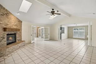 5401 Oak Branch Dr, Arlington, TX 76016 - Photo 2