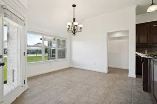 204 Captains Ct, Granbury, TX 76049 - Photo 12