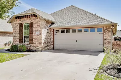 204 Captains Court, Granbury, TX 76049 - Photo 1