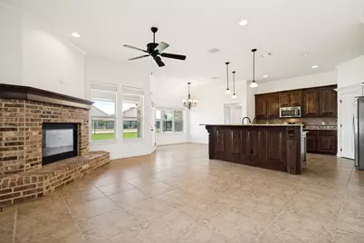 204 Captains Court, Granbury, TX 76049 - Photo 4