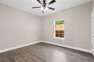 913 Pease River Dr, Granbury, TX 76048 - Photo 26