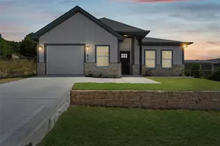 913 Pease River Dr, Granbury, TX 76048 - Photo 1