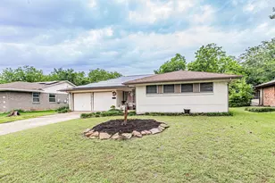 327 Harman St, Duncanville, TX 75116 - Photo 2