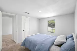 215 E 3rd St, Ferris, TX 75125 - Photo 10