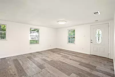 215 E 3rd Street, Ferris, TX 75125 - Photo 4