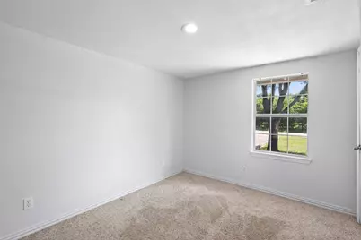 215 E 3rd Street, Ferris, TX 75125 - Photo 8