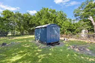 215 E 3rd Street, Ferris, TX 75125 - Photo 14