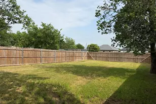 202 E Henderson St, Itasca, TX 76055 - Photo 16
