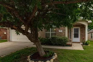 4021 Diamond Ridge Dr, Fort Worth, TX 76244 - Photo 2