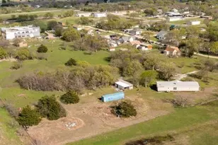 320 Gamble St, Emhouse, TX 75110 - Photo 2