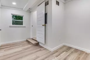 6808 Wofford Ave, Dallas, TX 75227 - Photo 14