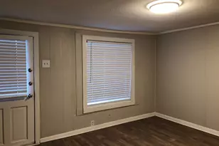 1310 S 5th St, Bonham, TX 75418 - Photo 6