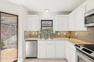 4010 Rive Ln, Addison, TX 75001 - Photo 10