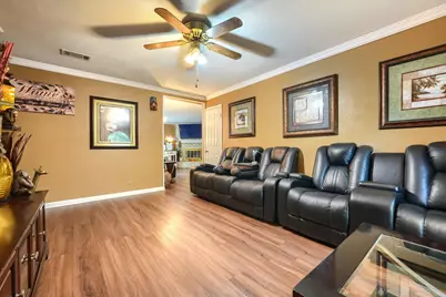 507 S Walnut Creek Drive, Mansfield, TX 76063 - Photo 2