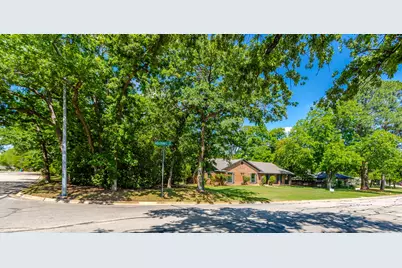 101 Hollyhill Lane, Denton, TX 76205 - Photo 34