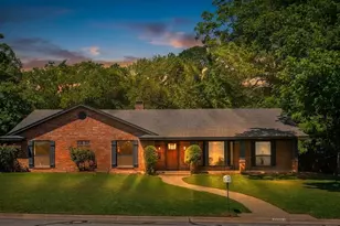 101 Hollyhill Ln, Denton, TX 76205 - Photo 36