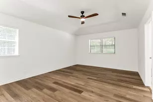 101 Hollyhill Ln, Denton, TX 76205 - Photo 22