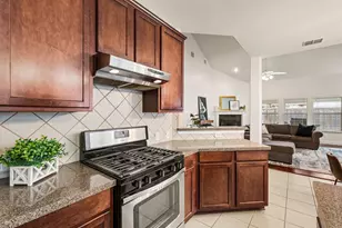 308 Bradbury Dr, Euless, TX 76040 - Photo 18
