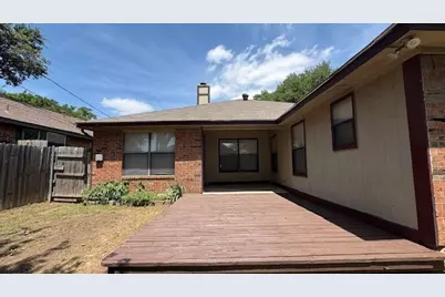5703 Sterling Green Trail, Arlington, TX 76017 - Photo 2