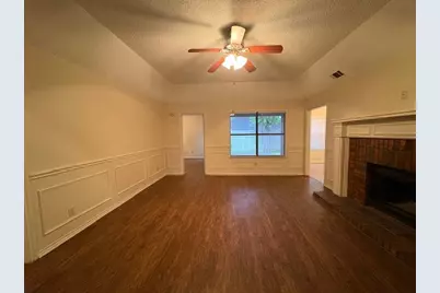 5703 Sterling Green Trail, Arlington, TX 76017 - Photo 8