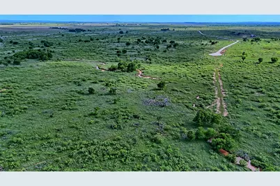 000 Longview Lane, Bowie, TX 76230 - Photo 14