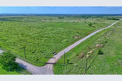000 Longview Lane, Bowie, TX 76230 - Photo 16