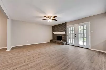 2122 Foxcroft Lane, Arlington, TX 76014 - Photo 6