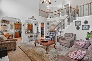 17 Tallwood Ln, Edgecliff Village, TX 76134 - Photo 4