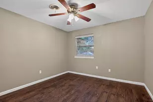 5732 Bonnie Wayne St, Haltom City, TX 76117 - Photo 16