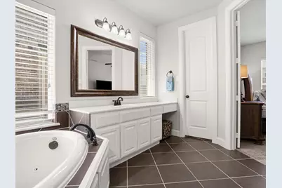 2827 Mariposa Drive, Grand Prairie, TX 75054 - Photo 10