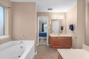 6926 Meadow Bend Dr, Arlington, TX 76002 - Photo 24