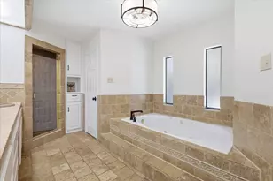 2850 Creekwood Dr, Grapevine, TX 76051 - Photo 18