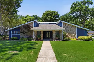 2850 Creekwood Dr, Grapevine, TX 76051 - Photo 1