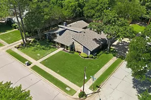 2850 Creekwood Dr, Grapevine, TX 76051 - Photo 2