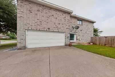704 Shady Meadow Lane, Glenn Heights, TX 75154 - Photo 40