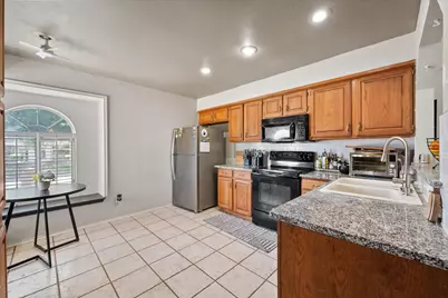 6716 Copperwood Court, Arlington, TX 76001 - Photo 16