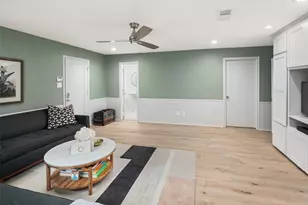 8817 Arborside Dr, Dallas, TX 75243 - Photo 16