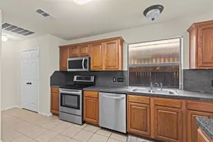 525 Destin Dr, Fort Worth, TX 76131 - Photo 10