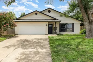1700 Delaford Cir, Carrollton, TX 75007 - Photo 32